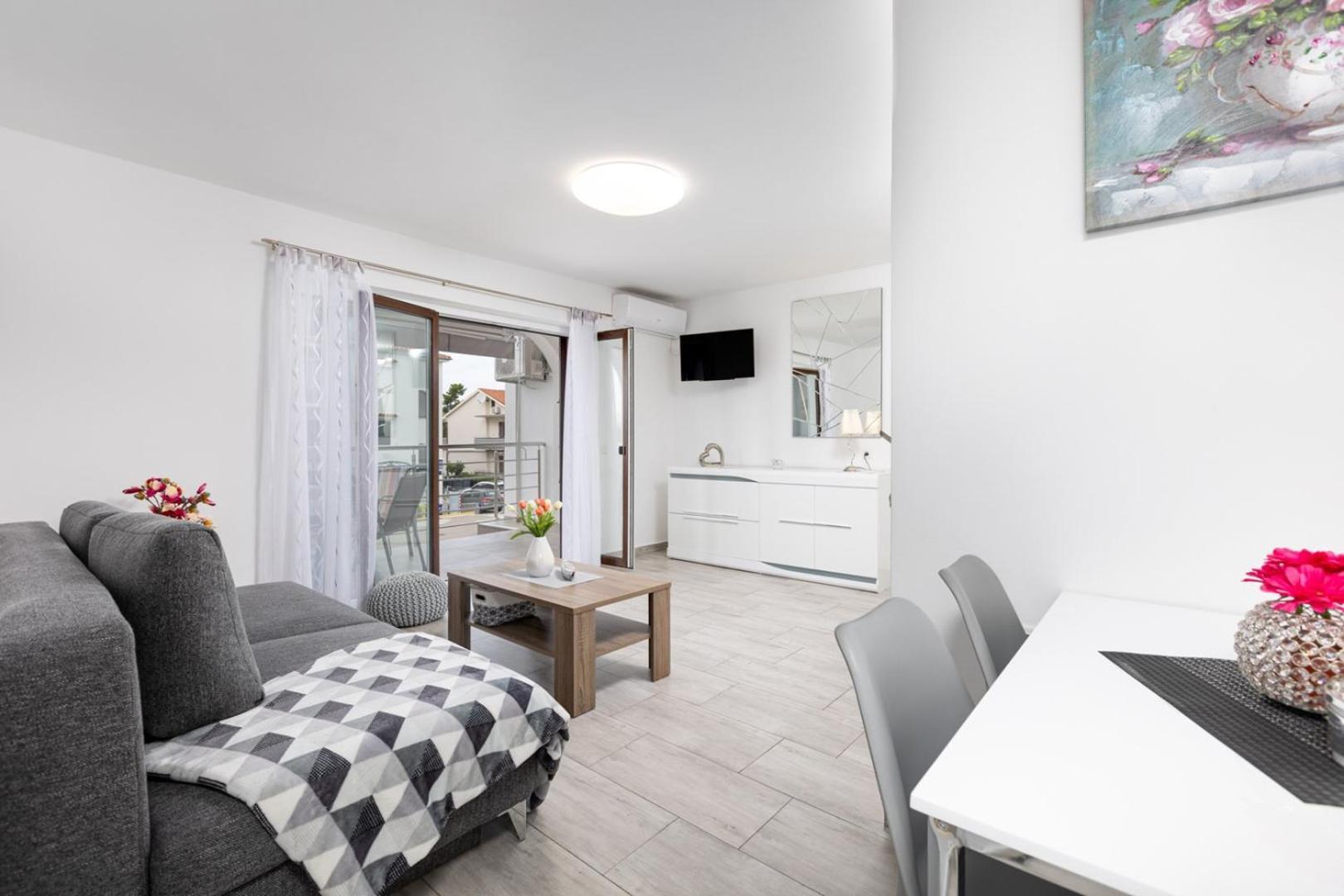 Apartments Tea Малинська Екстер'єр фото